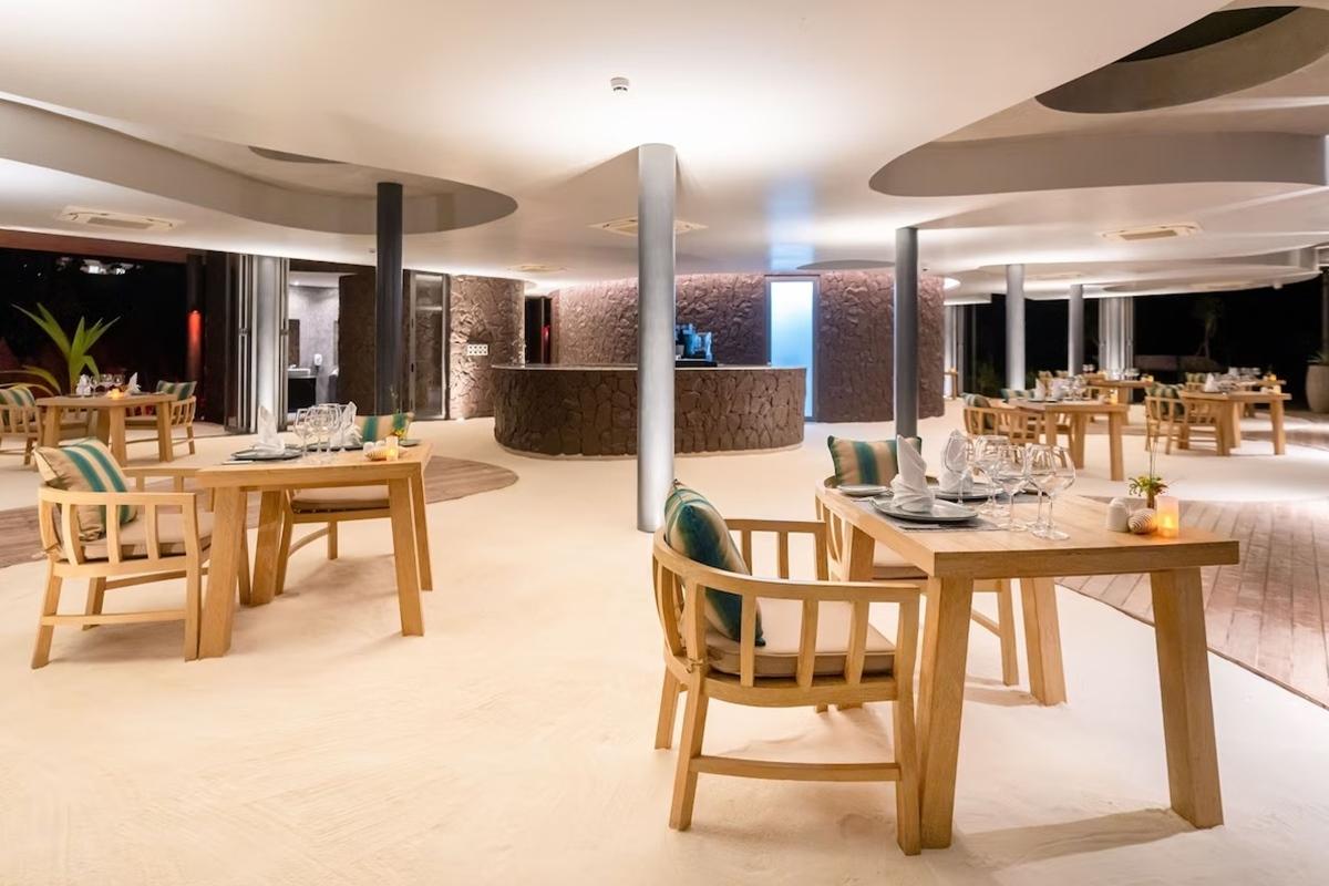 Madifushi Private Island Hotel Meemu Atoll Exterior photo